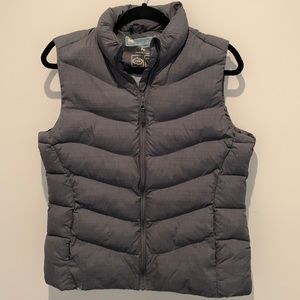 Wind River size medium puffer vest